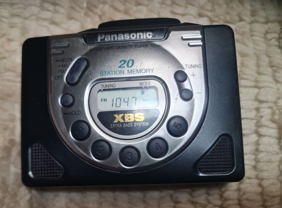 Кассетный плеер Panasonic RQ-V85,статуэт,sharp, рабоч