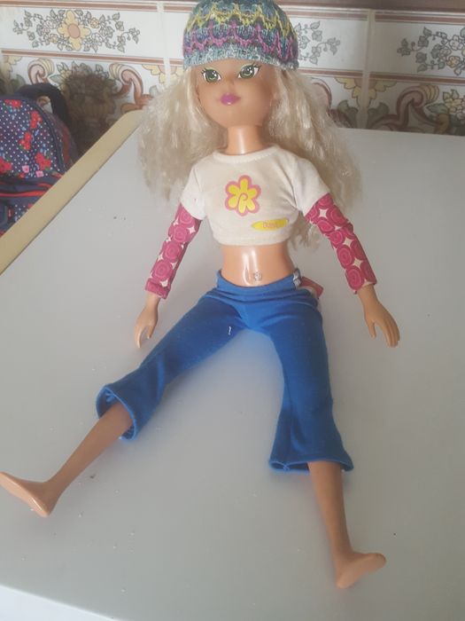 Boneca  para  crianças  ou para  decoração