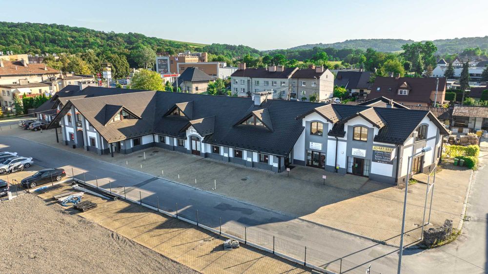 Lokal handel usługi magazyn 300 m2 parter, parking