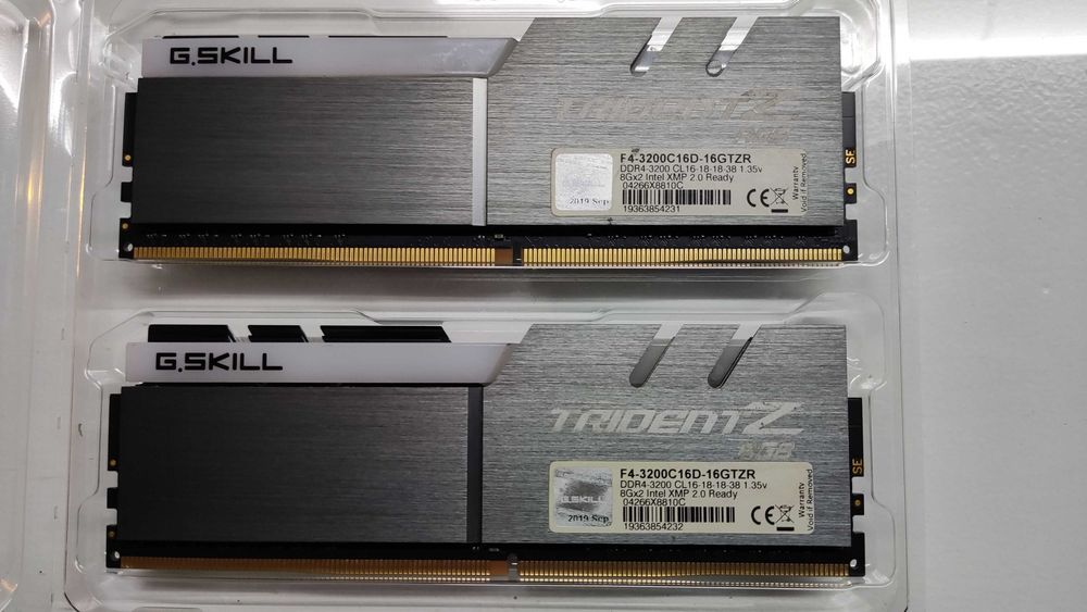 Memória RAM G.Skill 16GB Trident Z RGB (2x 8GB) DDR4-3200MHz CL16 Black