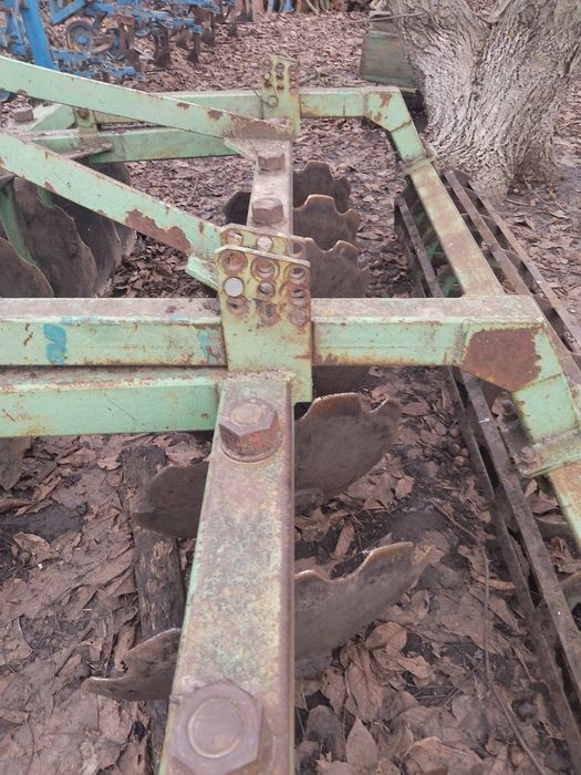 Продам плуг плн3,35. АГД2.4 и культиватор 4.2