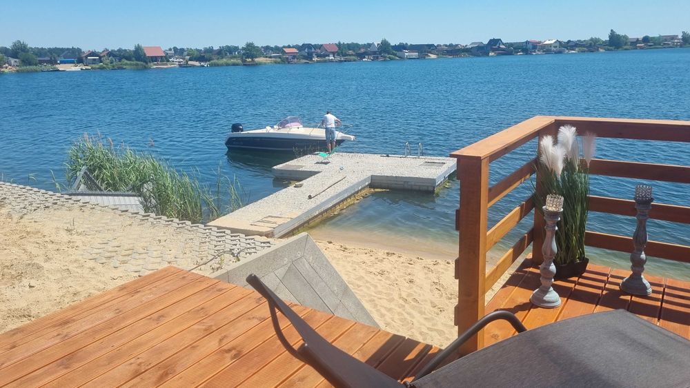 Domek nad jeziorem w Spalonej z własną plażą