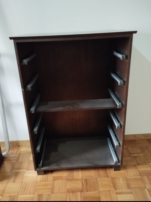 Cómoda em Madeira 6 gavetas