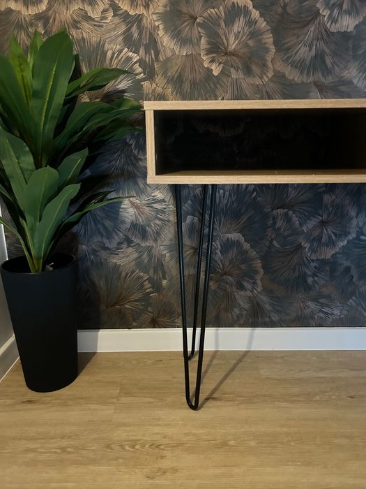 Prosta stylowa konsola