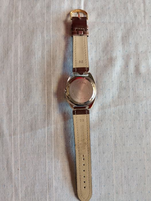 Relógio homem, de corda, marca Zimal