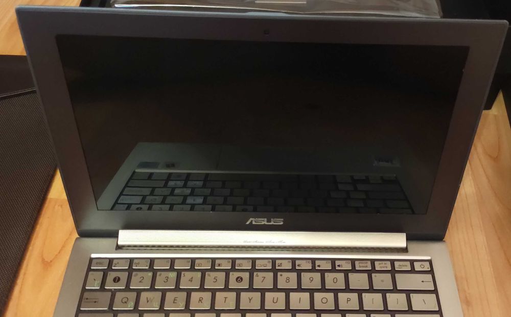 Ноутбук ASUS ZenBook UX21E (KX004V) Silver б/у