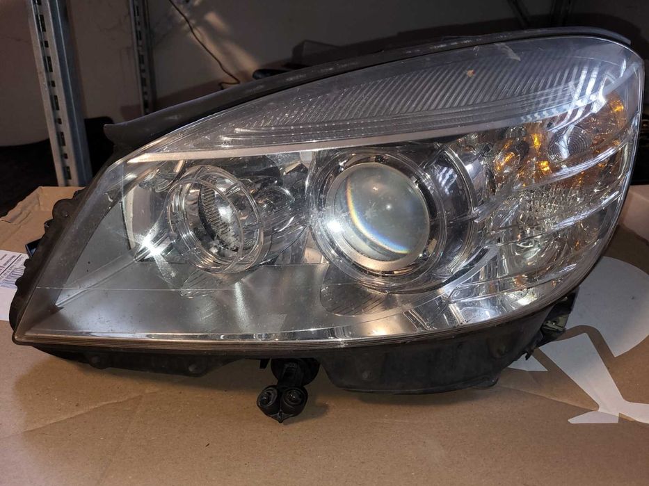 W204 Przedlift Ksenon ze spryskami komplet P+L