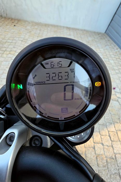 Ducati Scrambler 800 Full Throttle Custom