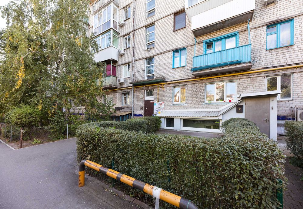 1К квартира метро Дарниця  світло є 24/7, 3 поверх