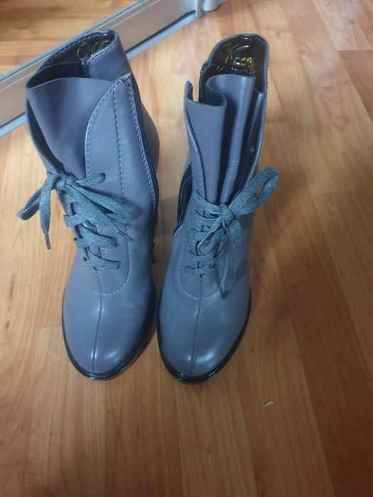 Шкіряні жіночі ботильйони