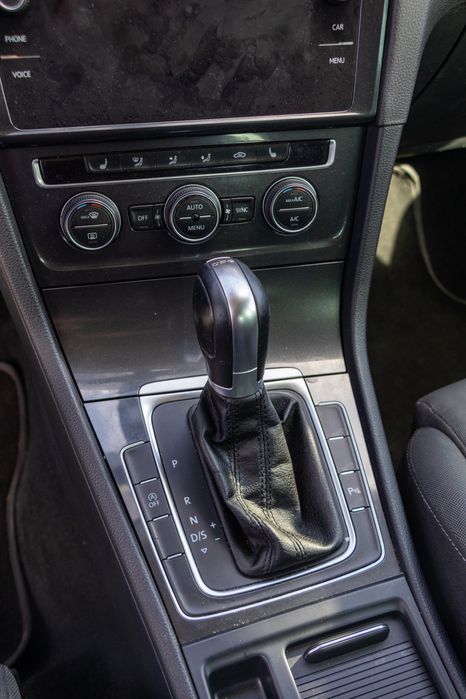 Golf 7.5  2018 1.4 com pack exterior R line