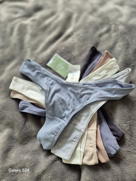 Stringi nowe z metką