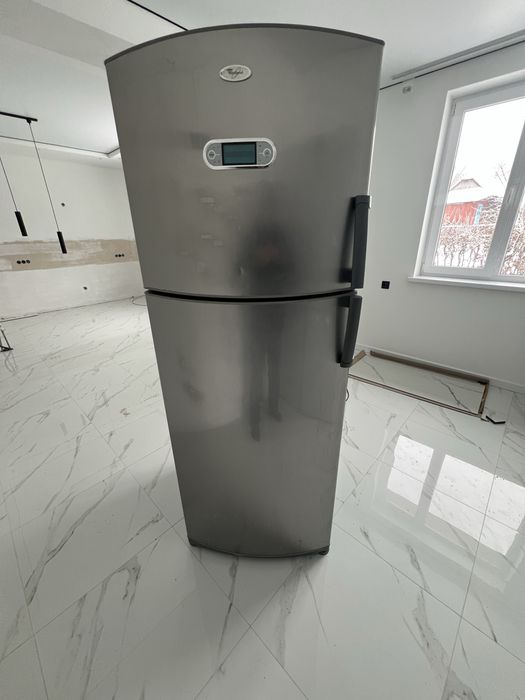 Холодильник Whirpool