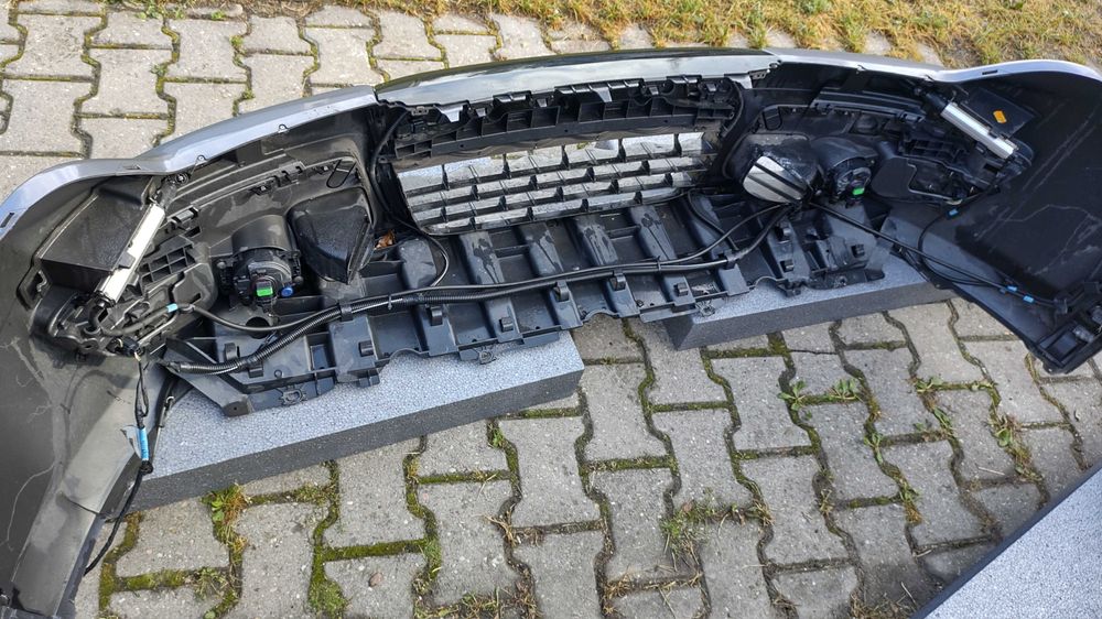 Renault Laguna 3 .2013 Rok Zderzak Przód