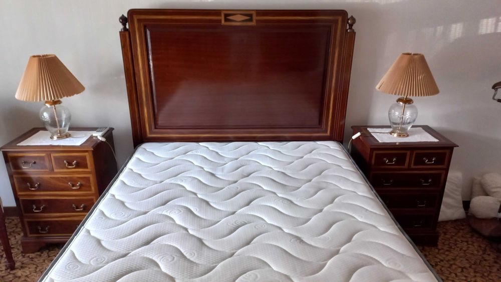Mobília Quarto de Casal em Excelente Estado