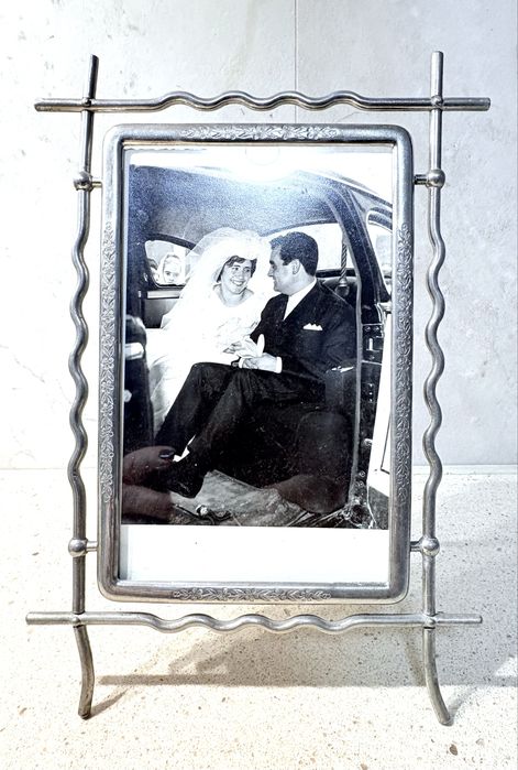 Invulgar antiga moldura dos anos 50 niquelada