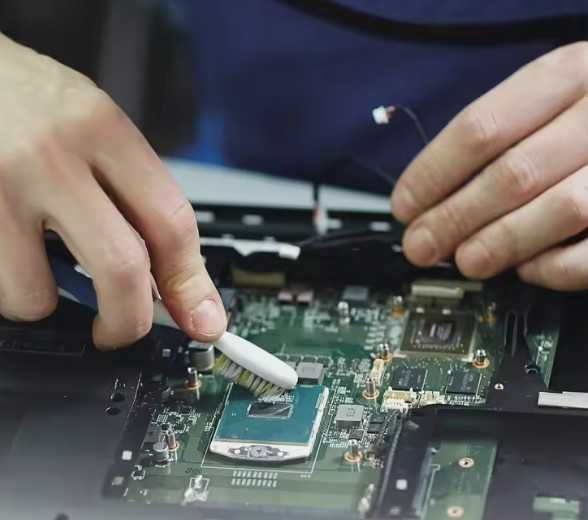 Limpeza Profunda de Computadores e Consolas com Técnicas Avançadas