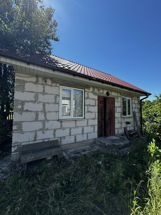 Два будинки на 28 сотках у с. Сошників під Борисполем - газ, вода, гараж + окремий город 9 соток
