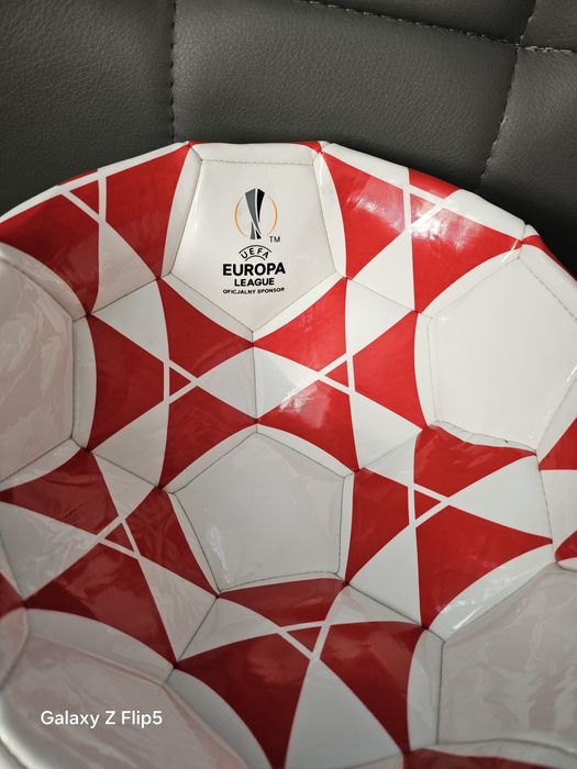 Piłka nożna, do nogi