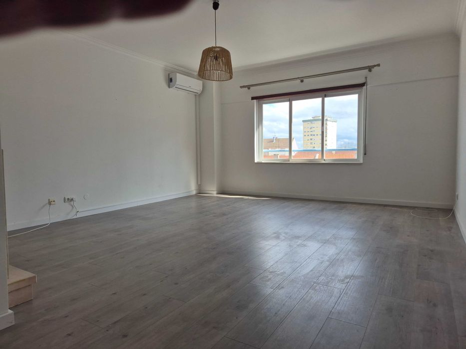 Apartamento T3 para arrendamento no Barreiro