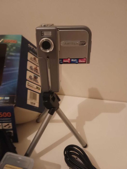 Aiptek Pocket DV 3500 câmara digital compacta multifuncional anos 2000
