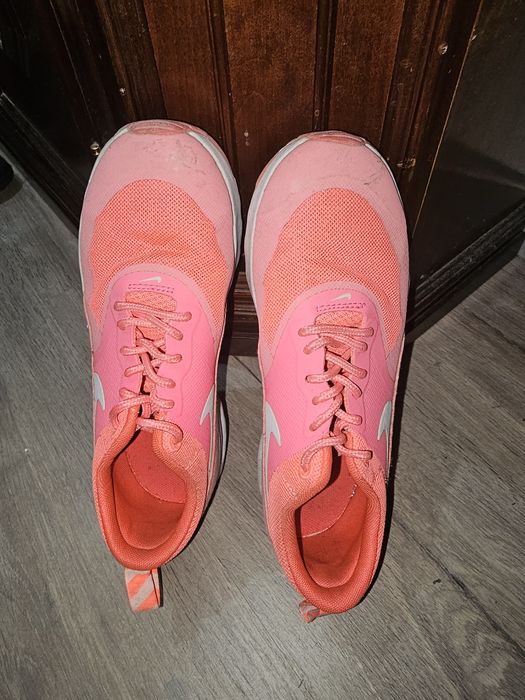 Tênis rosa usados