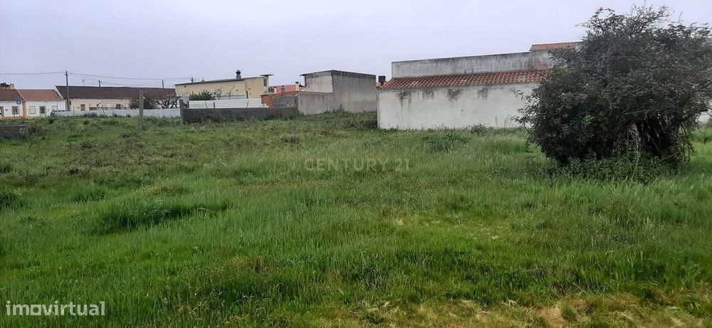Terreno Rustico com 740 m2 perto Pingo Doce da Marinha Grande