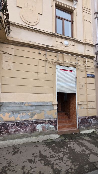 Оренда комерційного приміщення 78м2 біля  ринку у ЦЕНТРІ міста