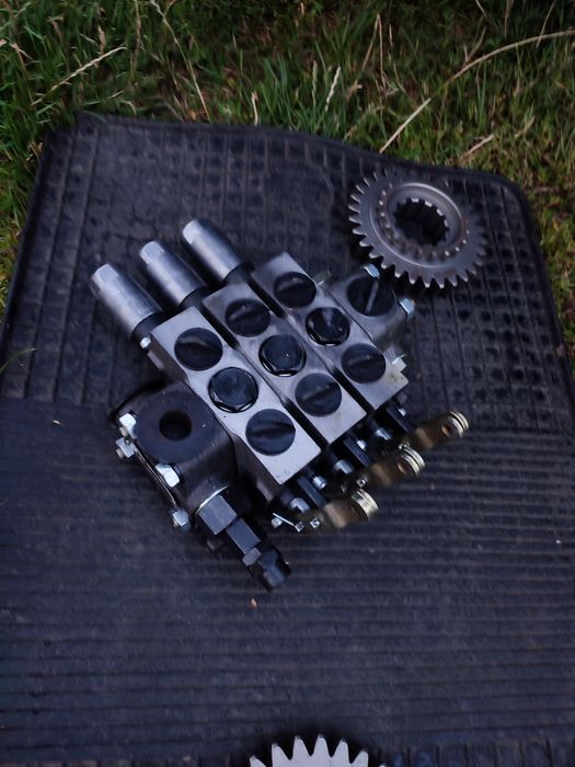 Розподільник МТЗ 1221 1025 892 RP70 РП-70 рп70 Распределитель МтЗ мс70