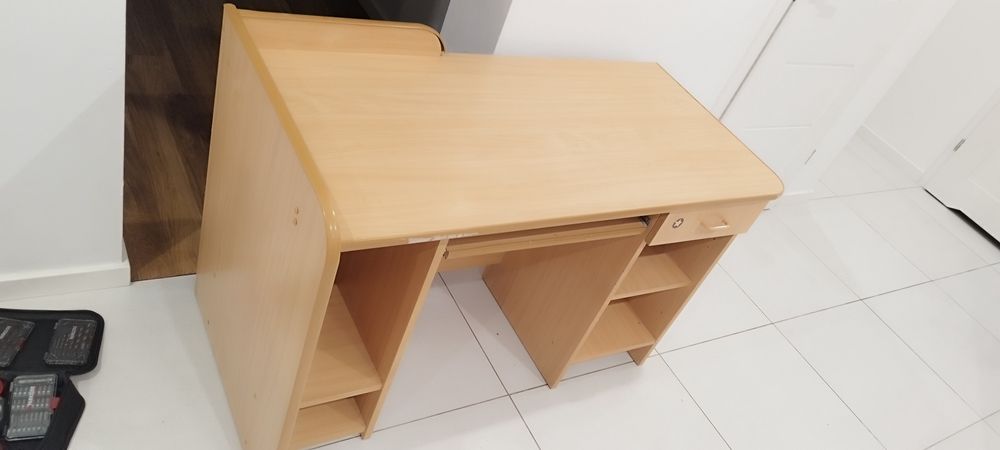 Oddam biurko komputerowe