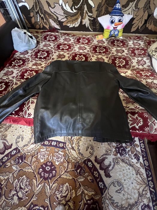 Шкіряна куртка Б/У але у використані не була