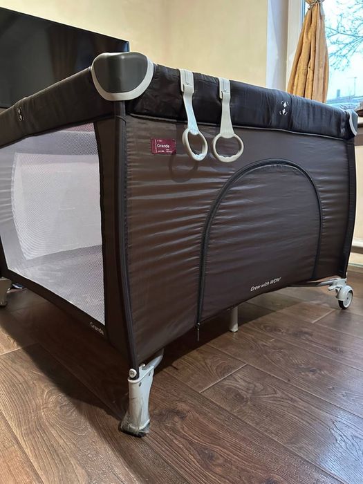 Продам дитячий манеж