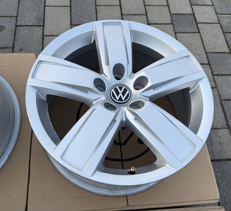 Felgi Volkswagen T5 T6 Multivan Amarok Man Crafter 18" 5x120 et45 7.5J