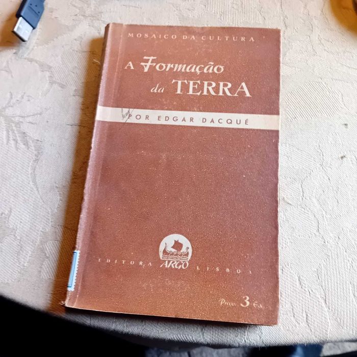 Edgar Dacque, A formação da terra