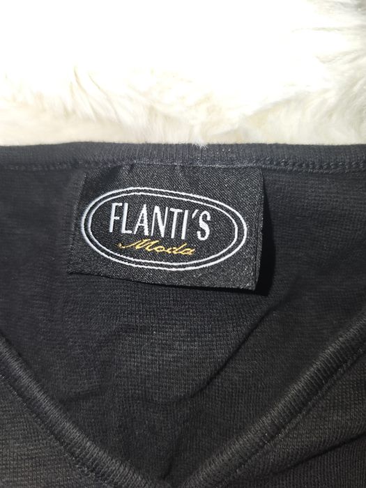 Varias roupas , com pouco uso