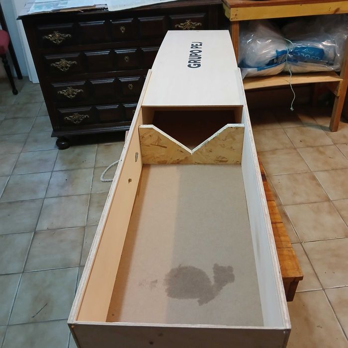 Caixa de madeira ideal para arrumação