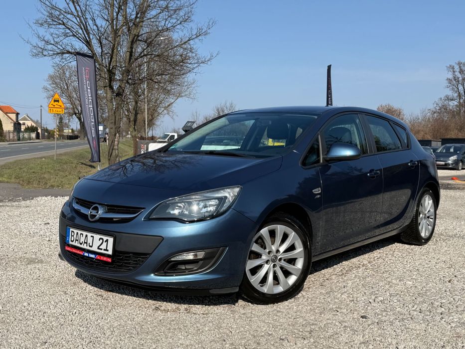 OPEL ASTRA Z 2013 W SUPER Stanie,Super kolor Alu Klimatronik Czujnik