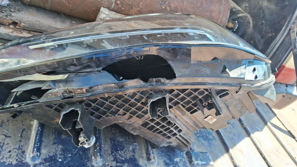 Фара ліва BMW 2серії