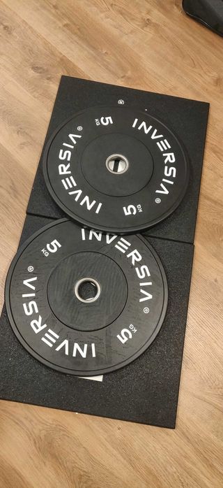 Discos olímpicos pretos 5kg da marca INVERSIA FITNESS (PAR)