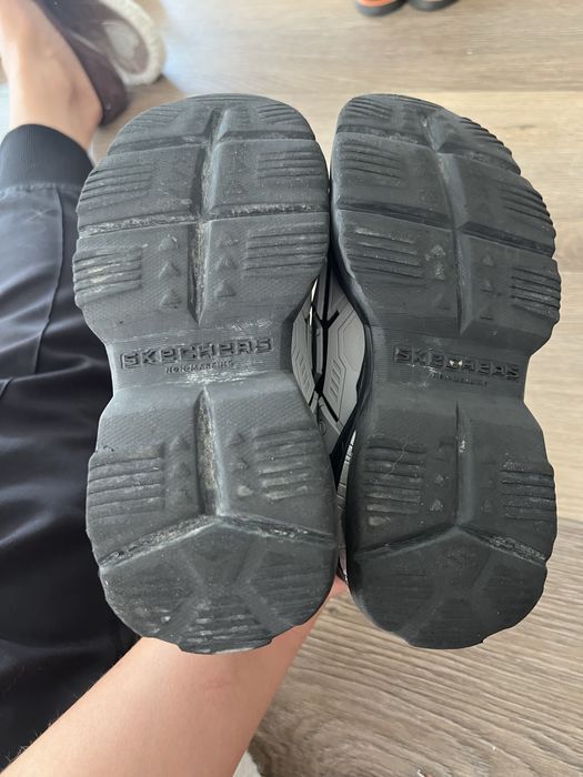 Skechers, 30.