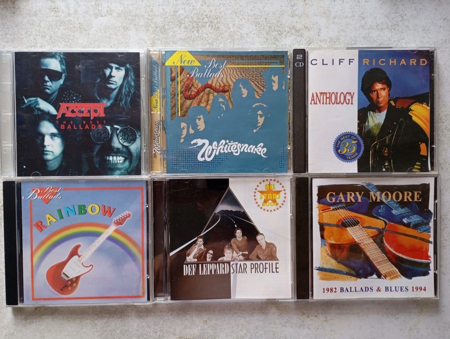Коллекция CD-дисков.