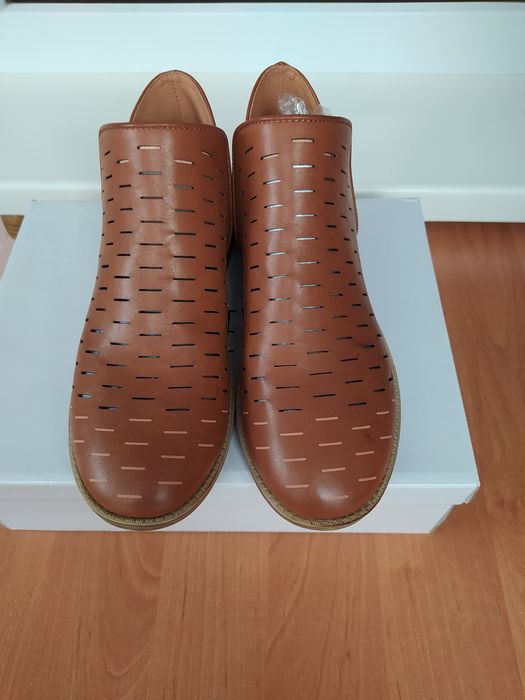 Жіночі ботільйони.