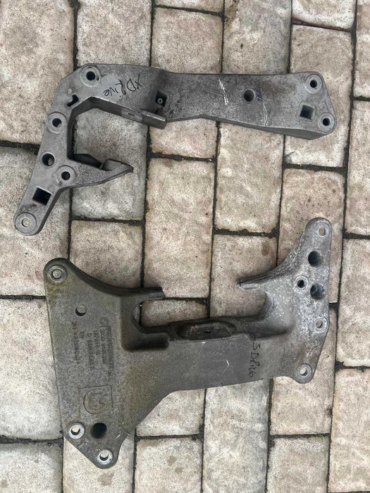 Кронштейн акпп BMW X3 G01 22329485332 22326861583