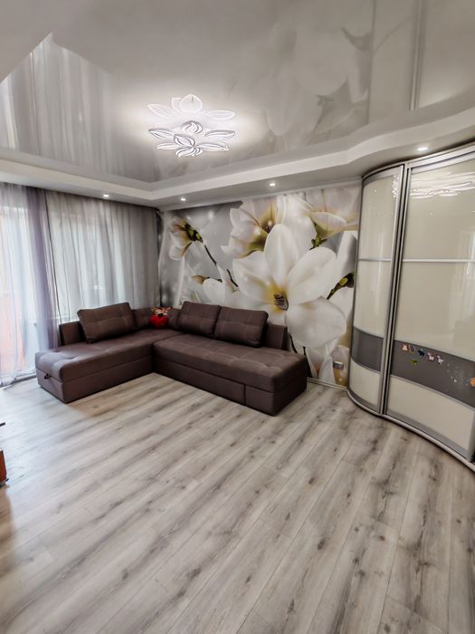 2к в центре Дружковки с евроремонтом лифт Французская 79 ледовая арена