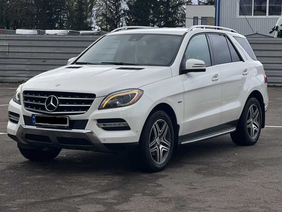 Хром накладка переднього бампера Mercedes ML W166 11-15 Рамка