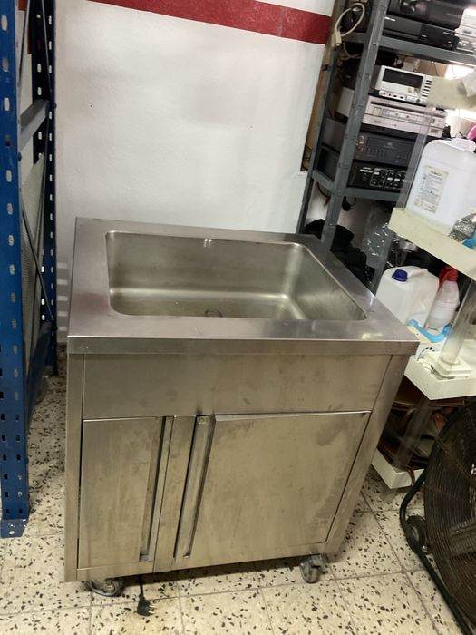 Bancada lavagem , ligacao agua quente ou fria  , cuba llavagrm