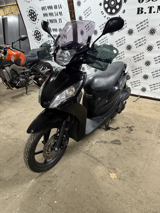 Японский скутер Honda Dio 110 иежектор из Японии Хонда дио двухместный