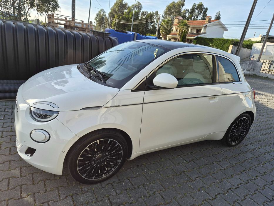 Fiat 500e La Prima