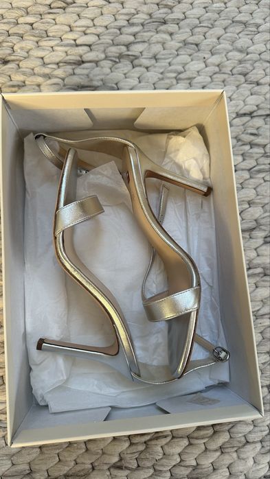 Босоніжки срібло р.38