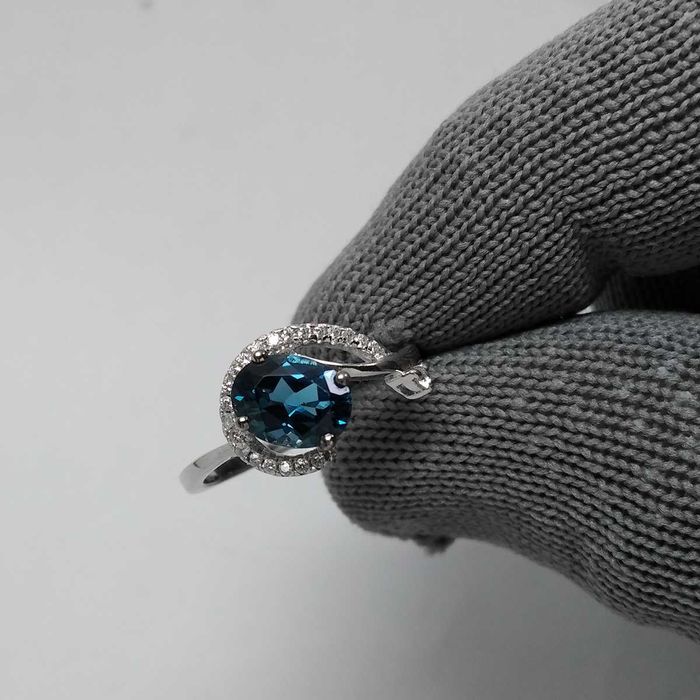 Серебряный комплект с "Лондон" топазом